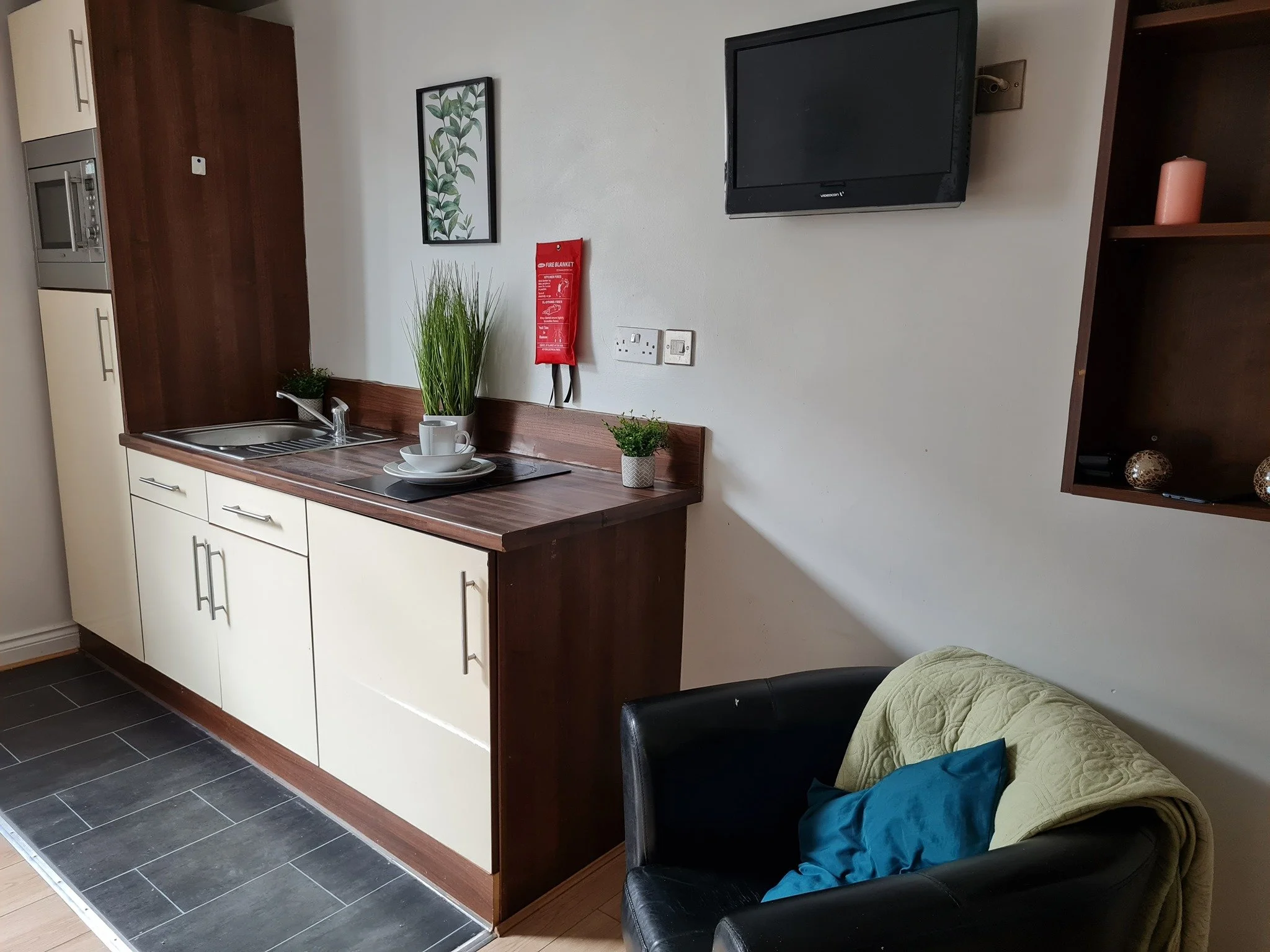 Deluxe Studio view 3